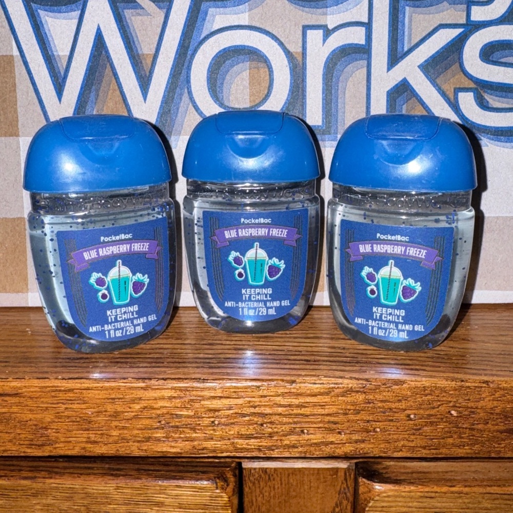 Bath & Body Works Keeping It Chill - Blue Raspberry Freeze Hand Sanitizer